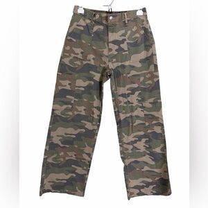 No Boundaries Women’s Green Camouflage Cargo Pants Size Medium 8/10